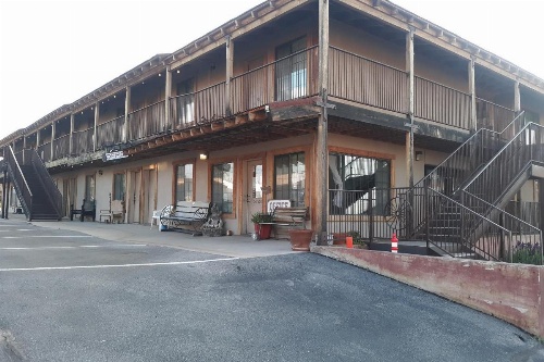 Tombstone Motel image 9