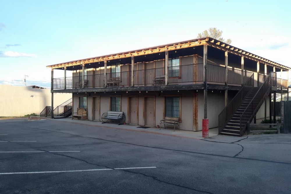Tombstone Motel Image 12